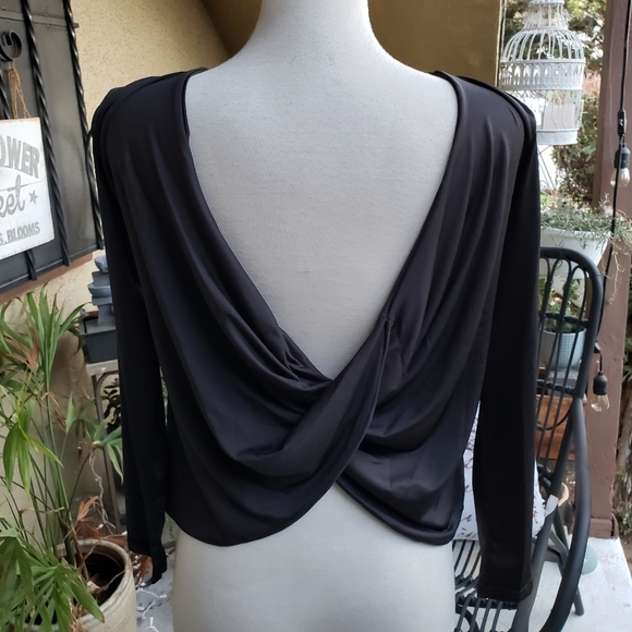 Back Out Stretch Top | Long Sleeve | M/L - Picture 3 of 4